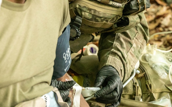 Army Conducts Blood Transfusion in Field During Exercise Combined Resolve 25-2
