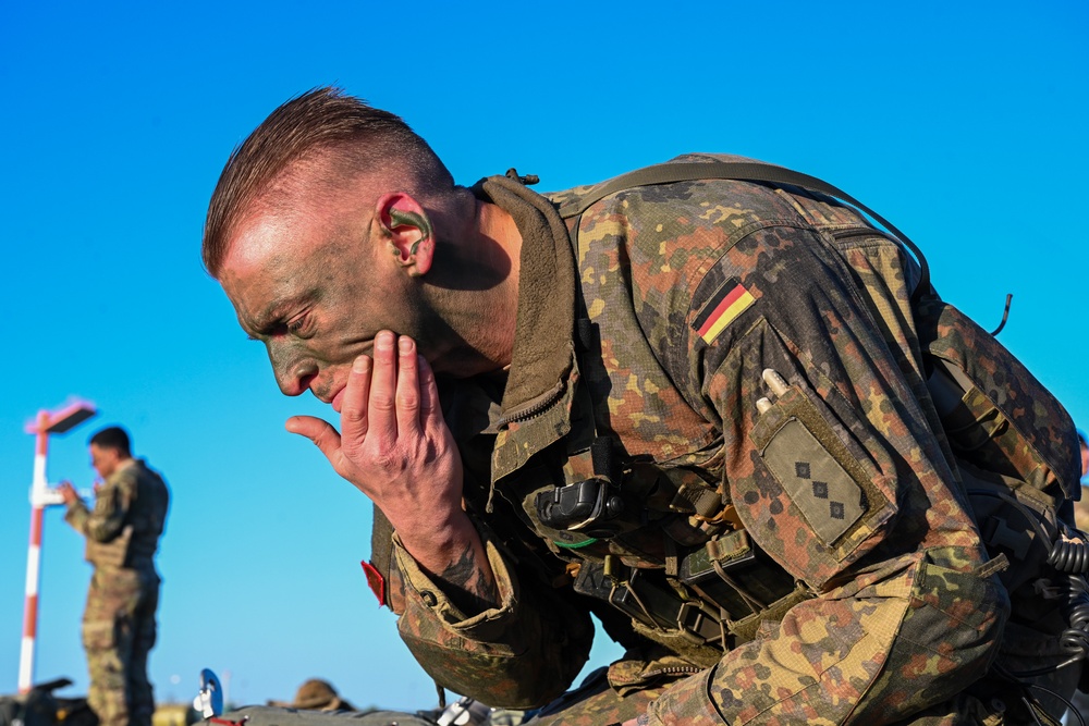 726th Air Mobility Squadron partners with 173rd Airborne Brigade to Execute Swift Response 25