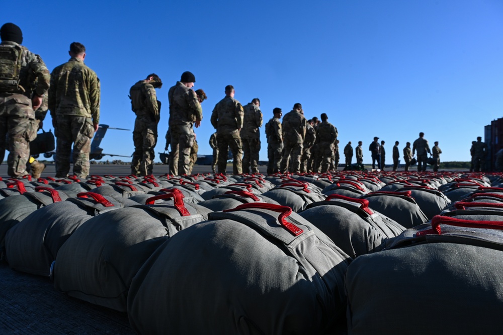 726th Air Mobility Squadron partners with 173rd Airborne Brigade to Execute Swift Response 25