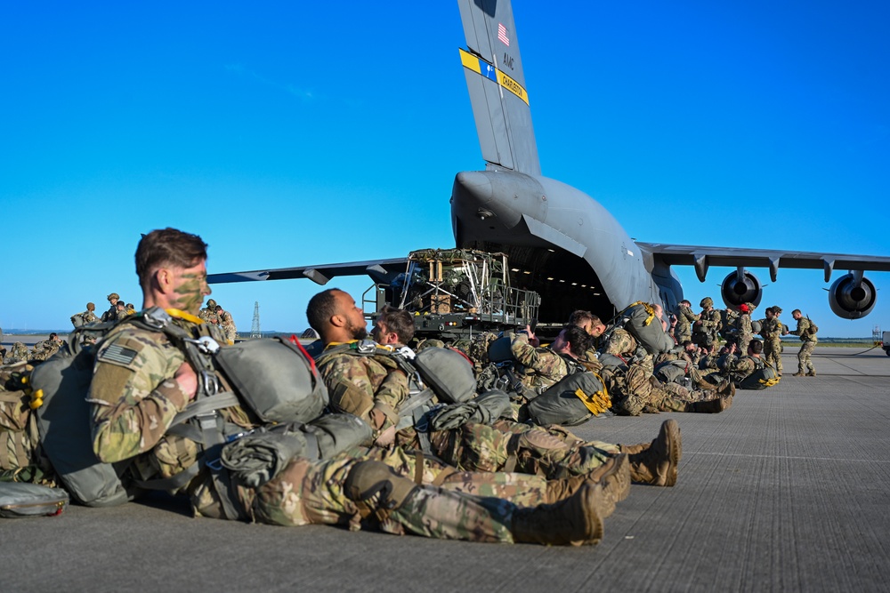 726th Air Mobility Squadron partners with 173rd Airborne Brigade to Execute Swift Response 25