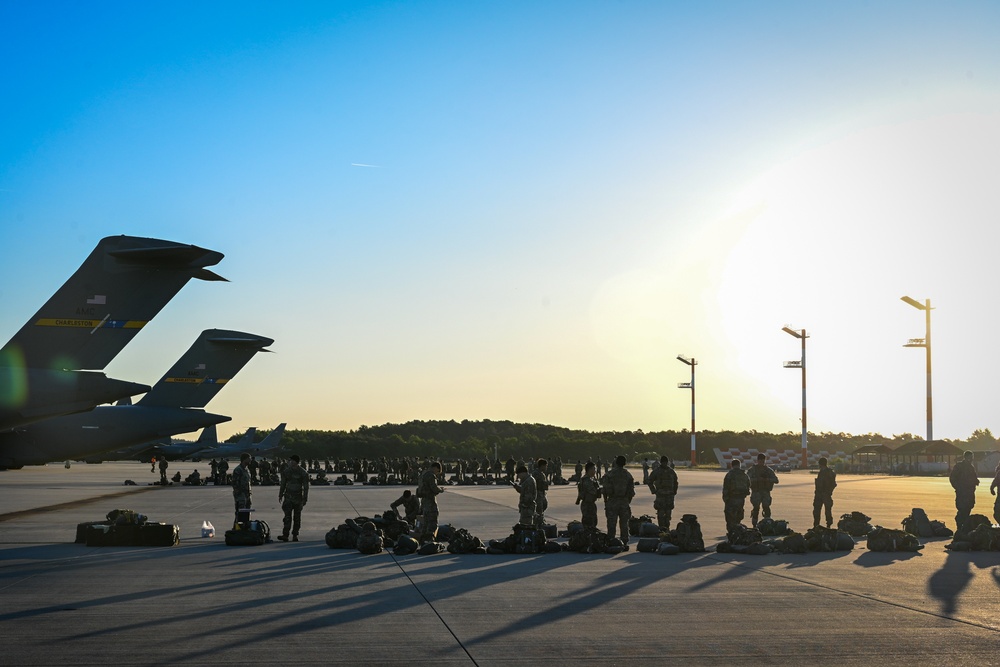 726th Air Mobility Squadron partners with 173rd Airborne Brigade to Execute Swift Response 25