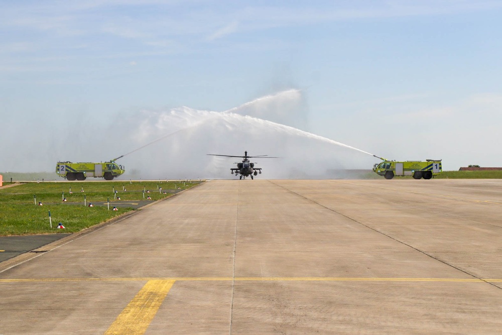 Lt. Col. Jeffrey Meinders completes final flight as 1-3 Attack Battalion commander