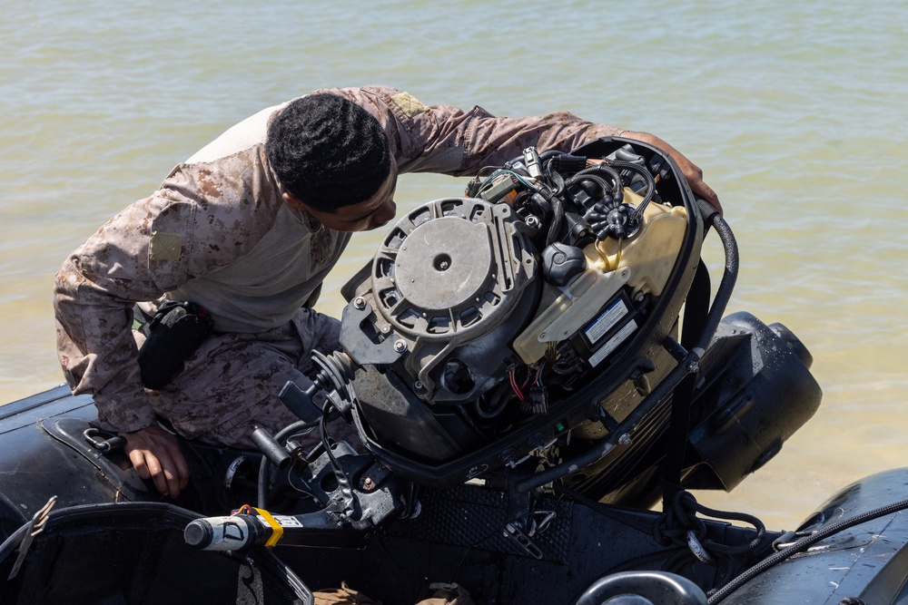Special Patrol Insertion and Extraction Training with 3d Reconnaissance Battalion