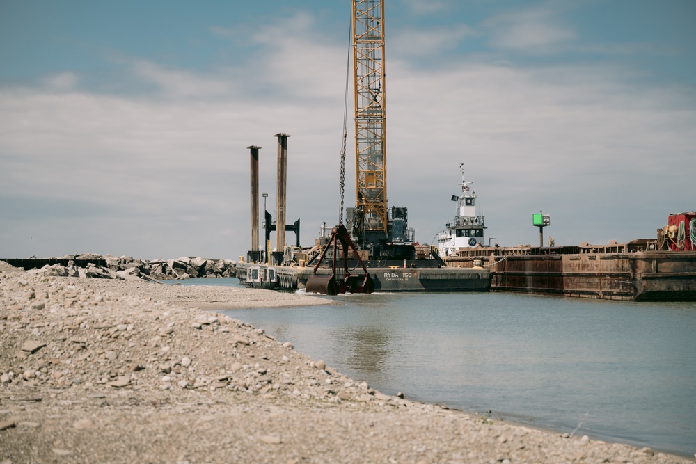 Dredging Begins at Barcelona Harbor