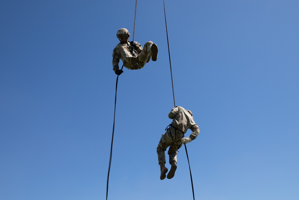 101st Airborne Division (Air Assault) Conducts Air Assault School In Romania