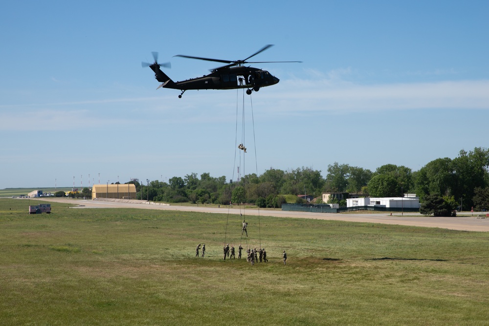 101st Airborne Division (Air Assault) Conducts Air Assault School In Romania