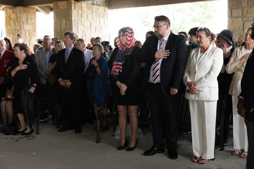 Lt. Gen. Carey (Ret) is laid to rest at DFW National Cemetery