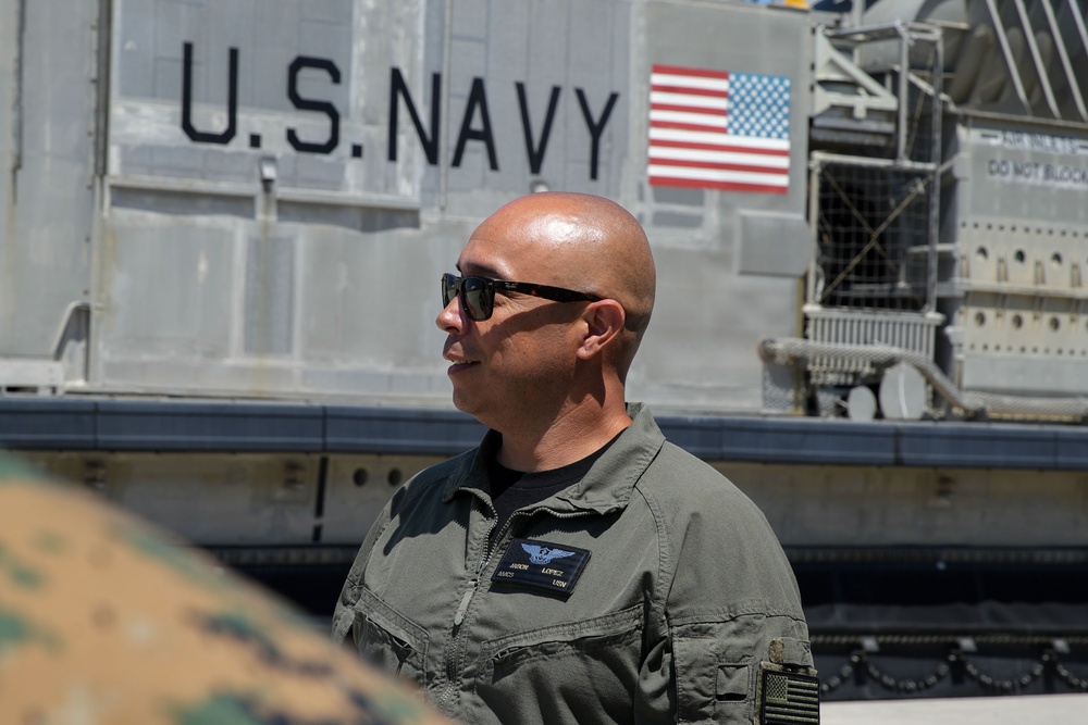 11th MEU Marines conduct LCAC familiarization training