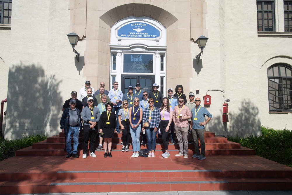 Navy League Orange County Visits COMNAVAIRPAC and HSC-3