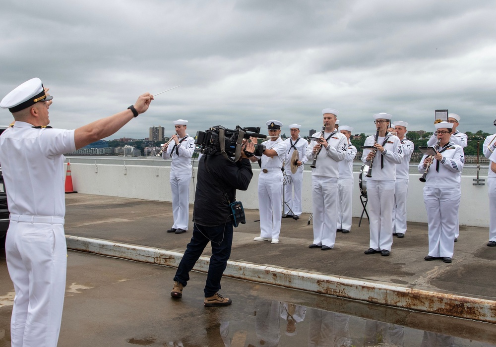 Navy Band Northeast helps kick off FWNY 2025