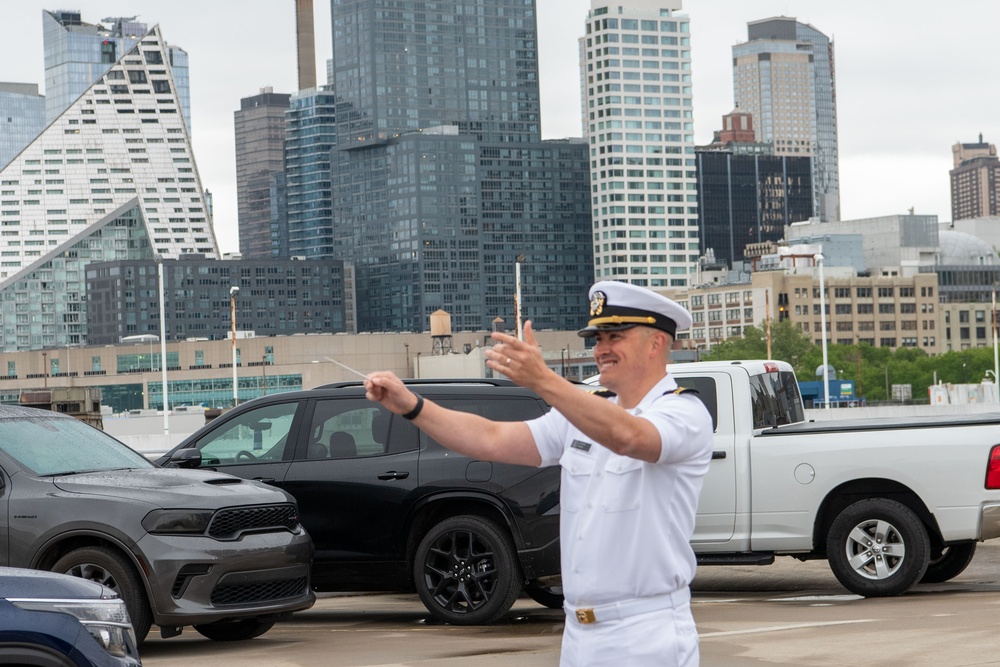 Navy Band Northeast helps kick off FWNY 2025