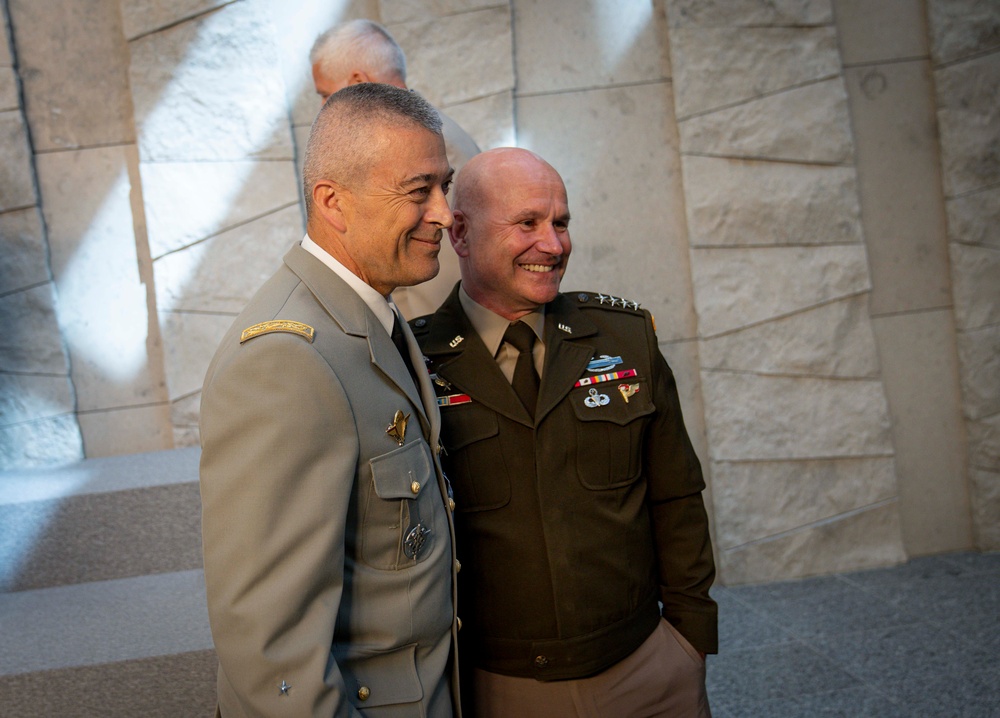 SACEUR Speaks with French CHOD