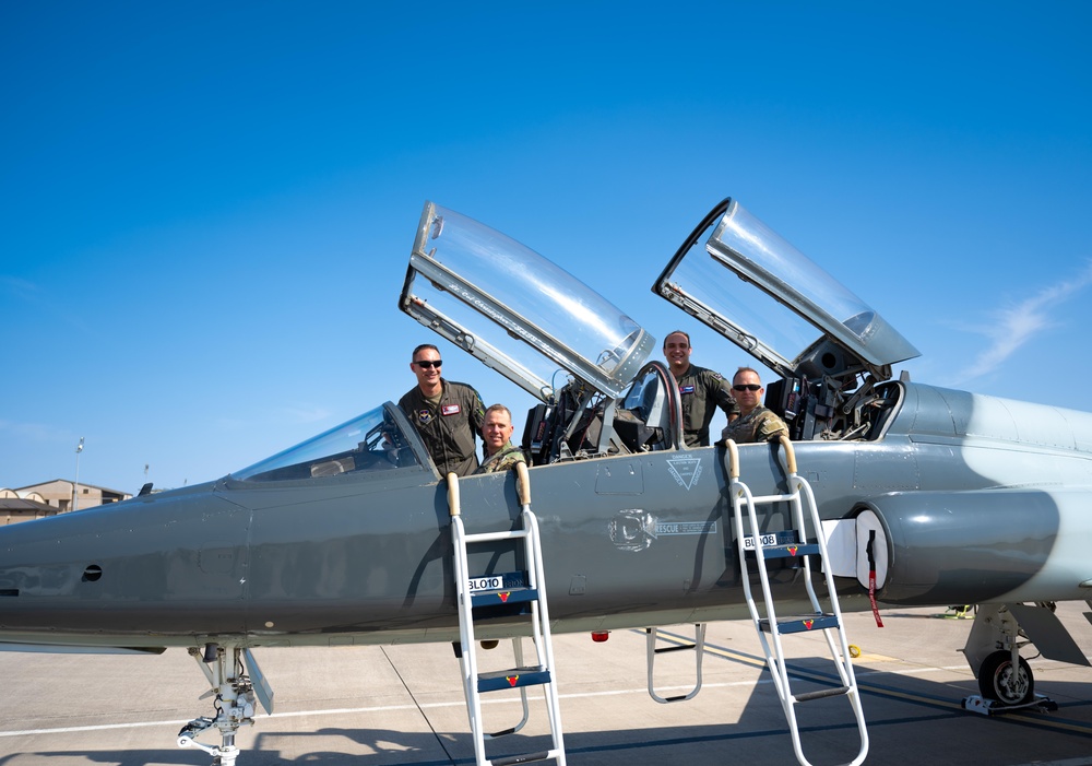 North American Aerospace Defense Command and U.S. Northern Command, commander and SEL arrive at Laughlin to begin visit to America’s southern border