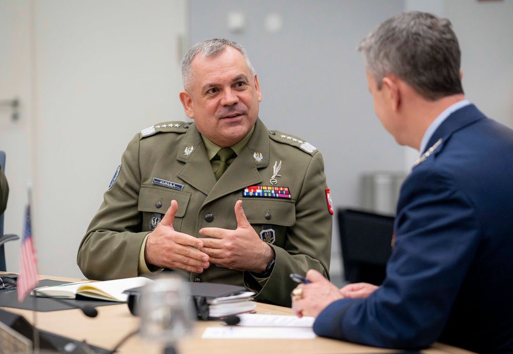 CJCS Meets with Polish CHOD