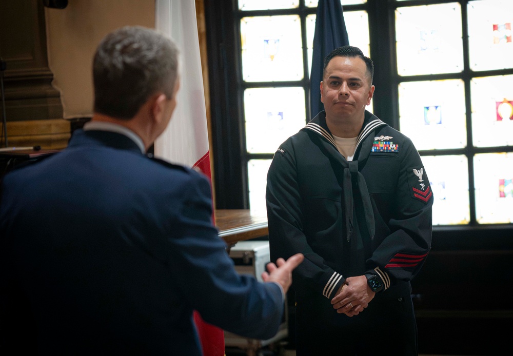 CJCS Participates in Re-Enlistment