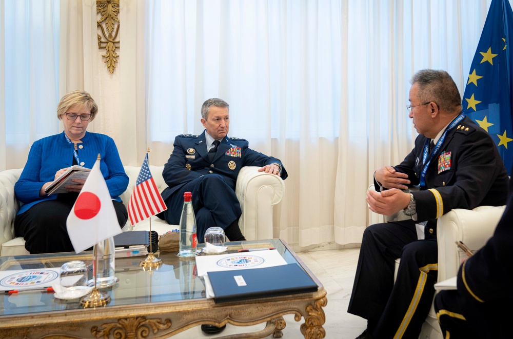 CJCS Meets with Japan CHOD