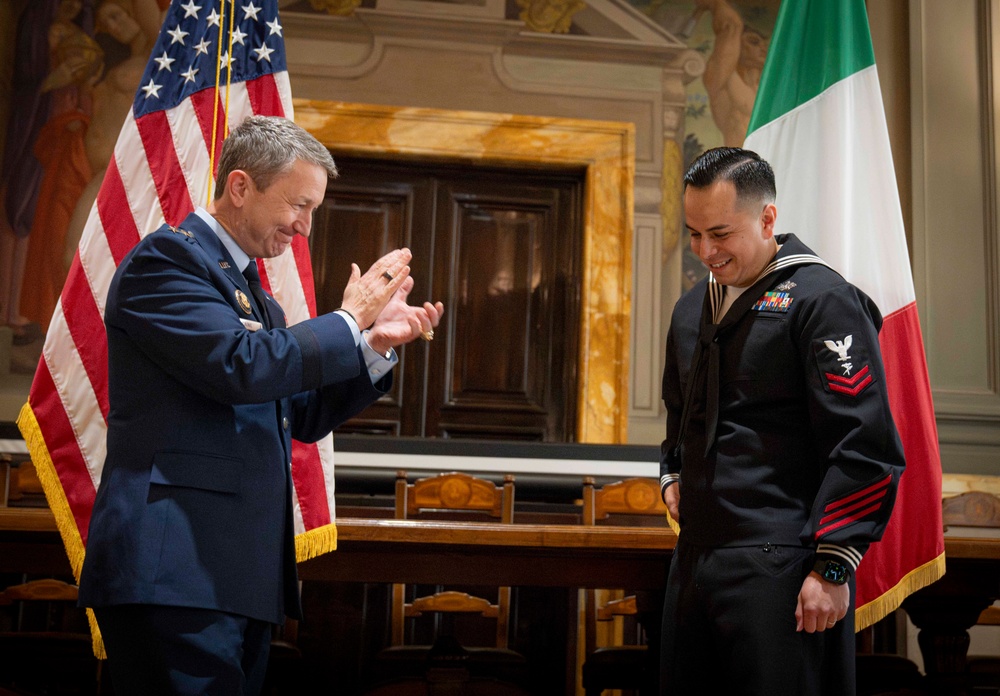 CJCS Participates in Re-Enlistment