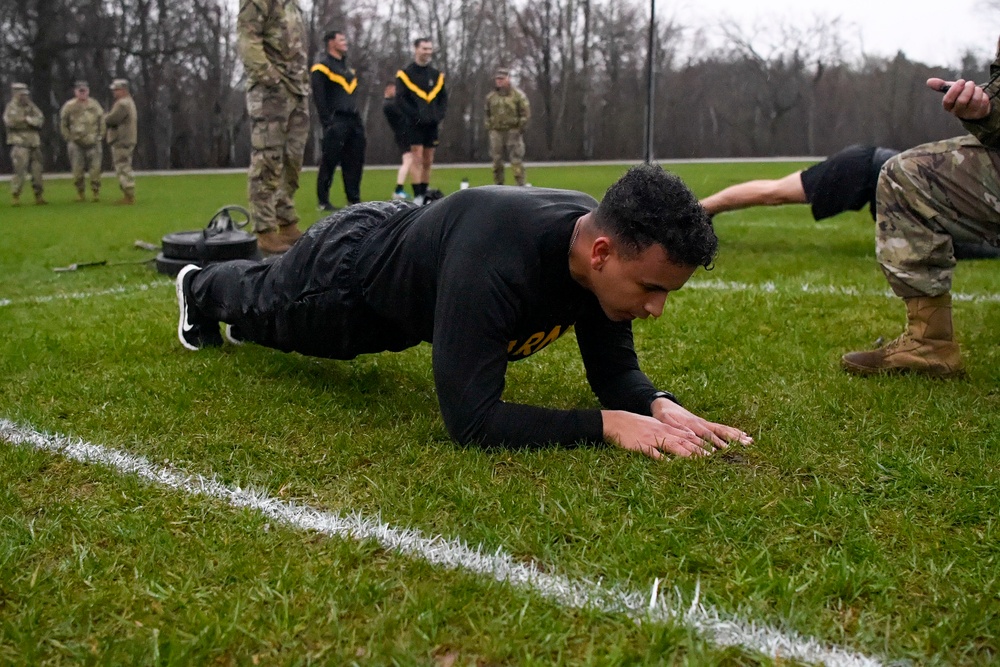 Minnesota Soldiers compete at Region IV Best Warrior Competition