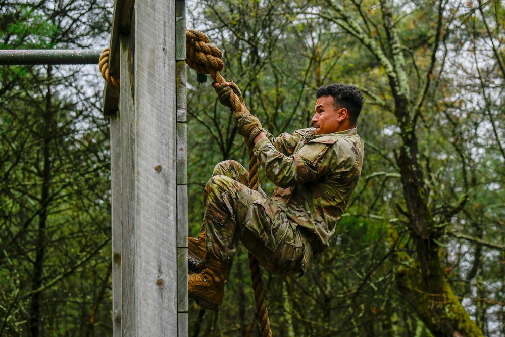 Minnesota Soldiers compete at Region IV Best Warrior Competition