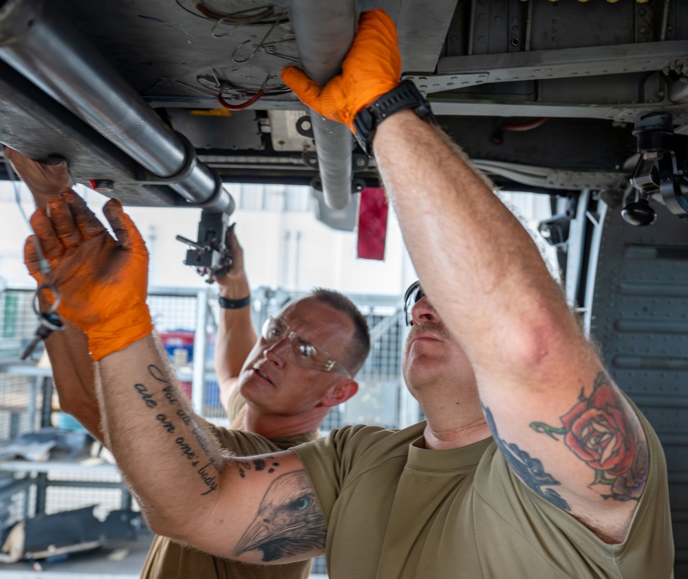 920th Maintenance Squadron conducts 50-hour inspection
