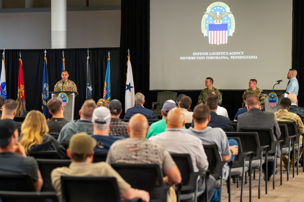 Thomas assumes command at DLA Distribution Tobyhanna