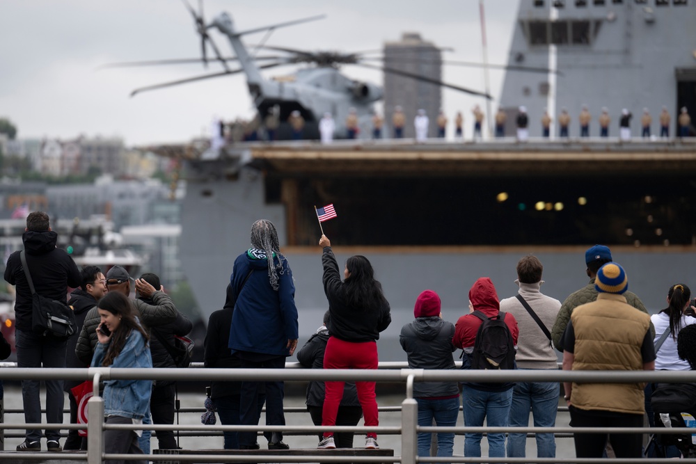 FWNY25: Parade of Ships arrives for Fleet Week New York