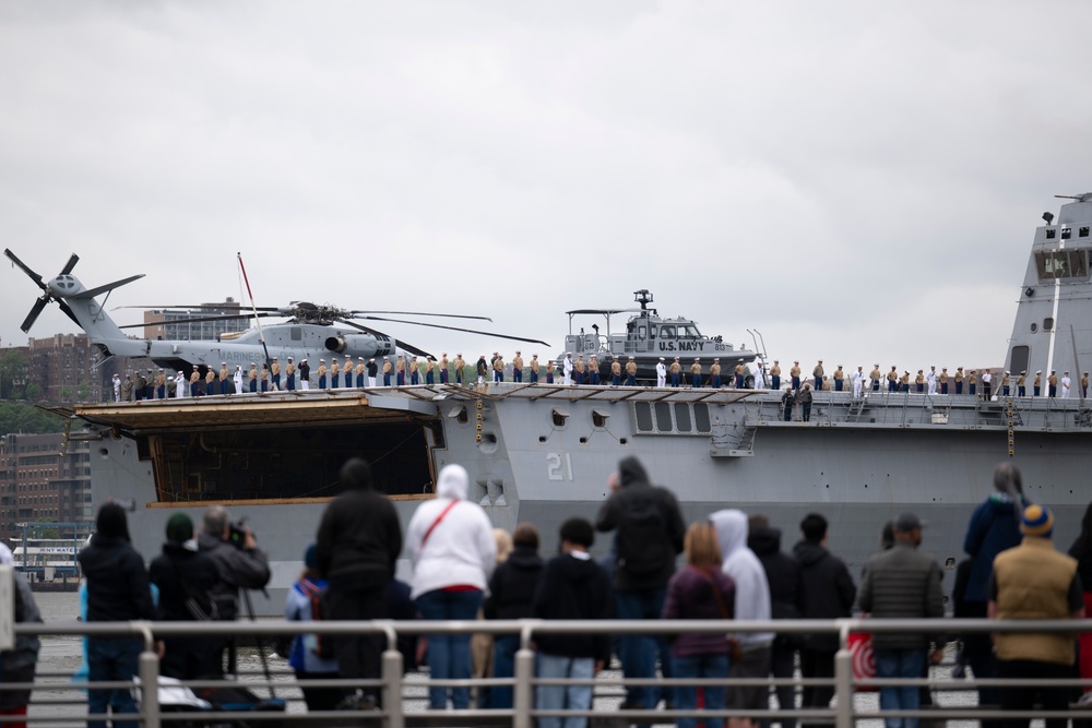 FWNY25: Parade of Ships arrives for Fleet Week New York