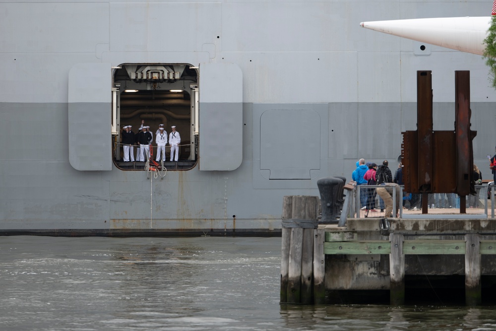 FWNY25: Parade of Ships arrives for Fleet Week New York