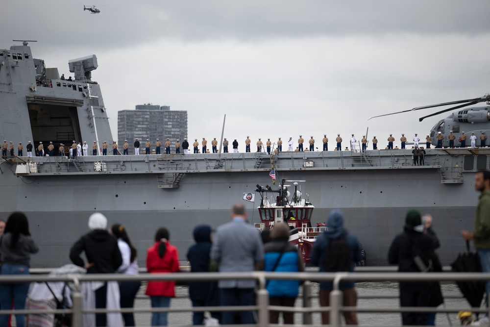 FWNY25: Parade of Ships arrives for Fleet Week New York
