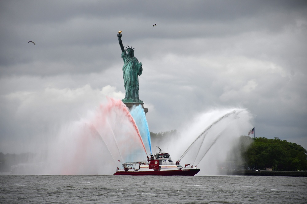 New York District leads Parade of Ships for Fleet Week NYC