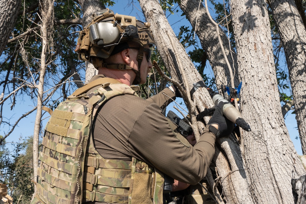 MacDill Explosive Ordnance Disposal train for competition