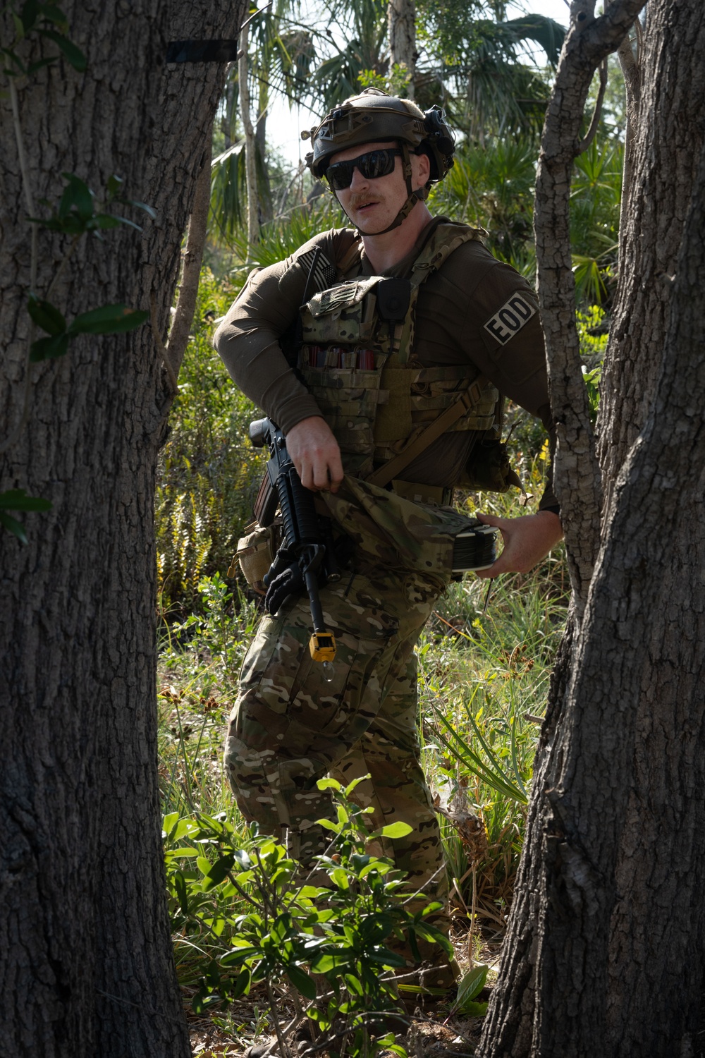 MacDill Explosive Ordnance Disposal train for competition