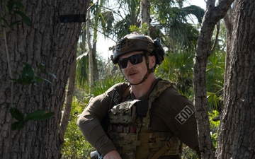 MacDill Explosive Ordnance Disposal train for competition