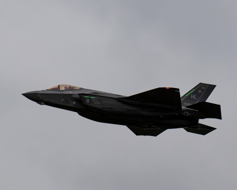 F-35A Demonstration Team Arrives at Oregon International Airshow