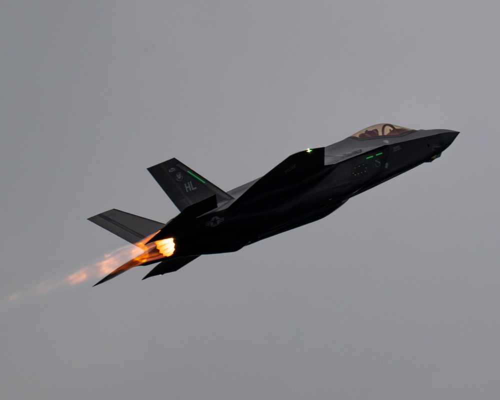 F-35A Demonstration Team Arrives at Oregon International Airshow