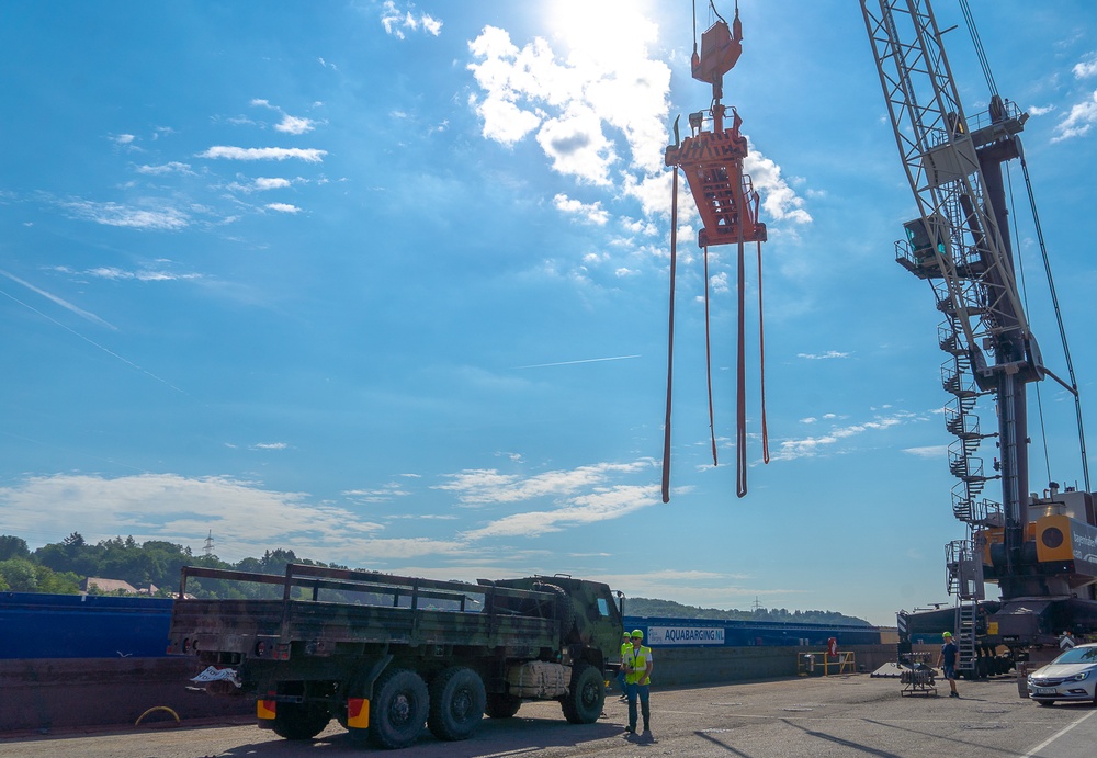 7th Engineer Brigade load up for Saber Guardian 25