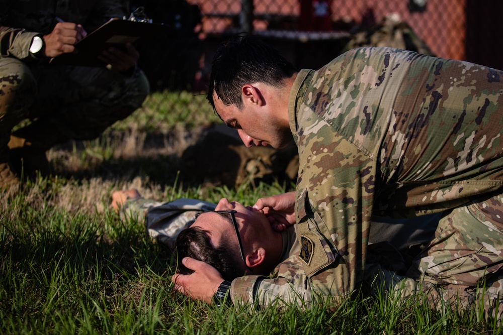 20th Engineer Brigade Medics Face Off in Grueling Castle Week Competition