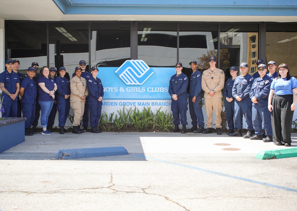 LA Fleet Week Service Members Volunteer at Boys and Girls Club