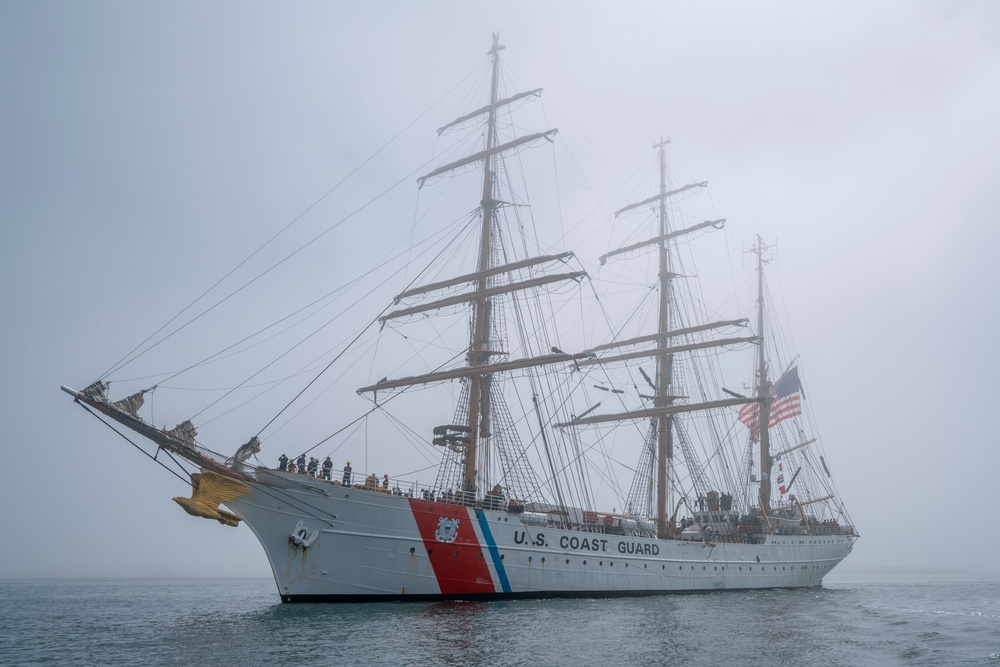 USCGC Eagle arrives in Los Angeles for LA Fleet Week