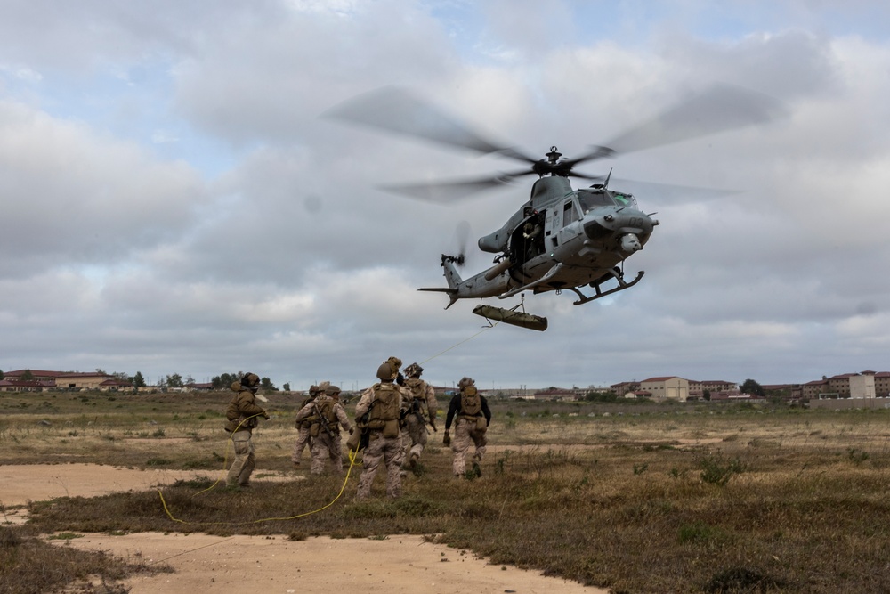V31 Marines execute EOTG TRAP course