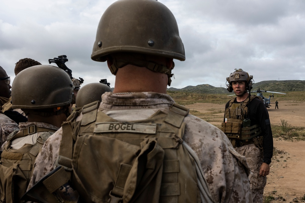 V31 Marines execute EOTG TRAP course