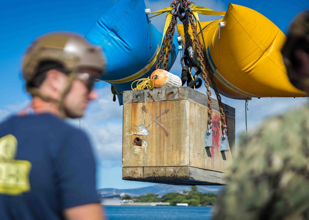 MDSU-1 divers install buoys and anchors around USS Arizona Memorial