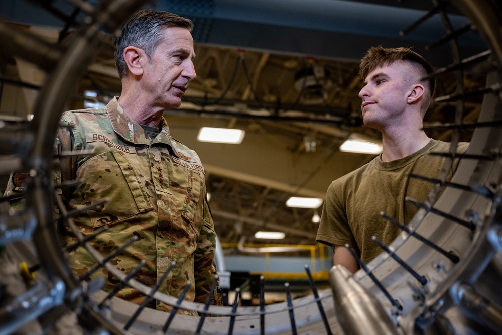 Pacific Air Forces commander highlights readiness during 35th Fighter Wing tour