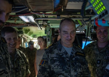 Australian Chief of the Defence Force Tours USS Vermont (SSN 792)