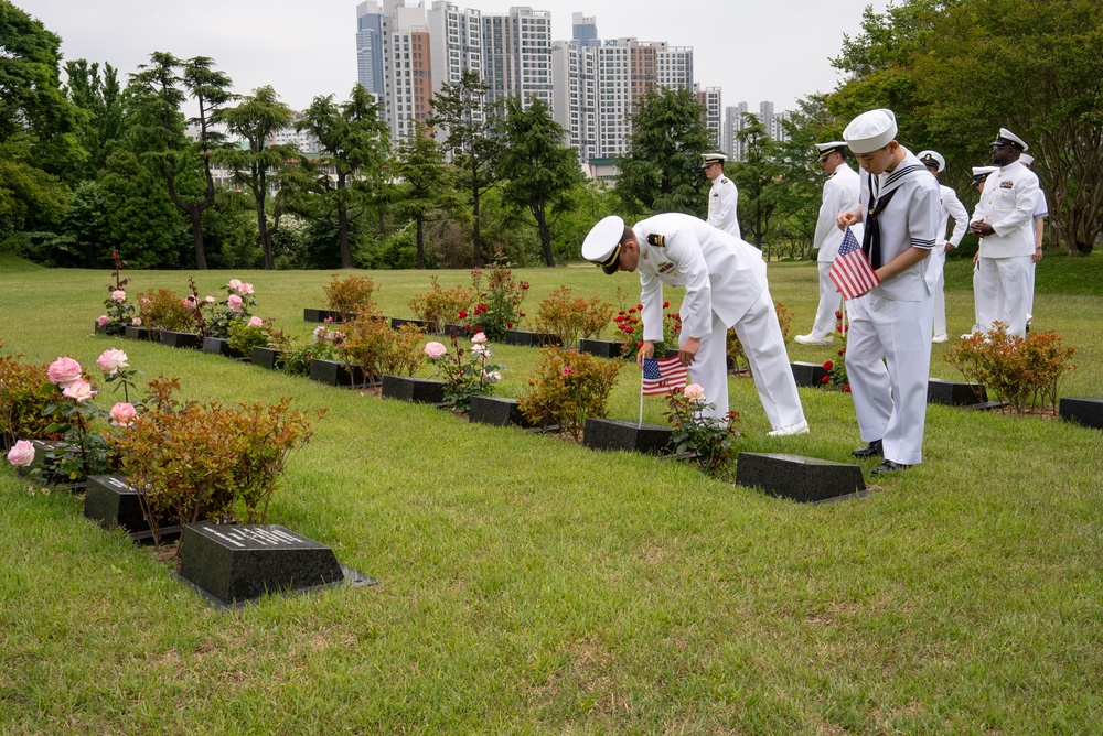 CNFK and Republic of Korea Navy Attend UN Memorial Day Ceremony
