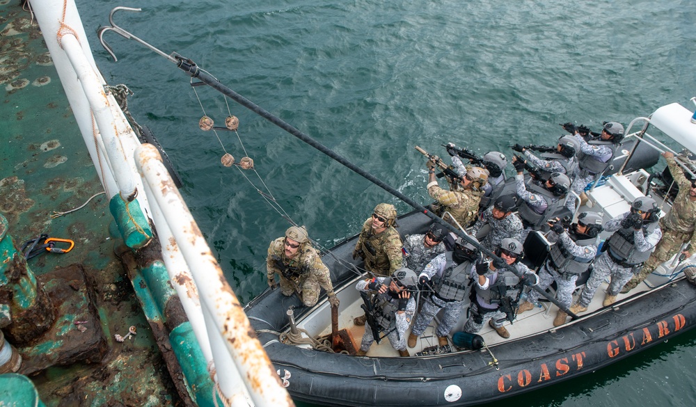 U.S. Coast Guard members from Maritime Security Response Team West train alongside Philippine Coast Guard Special Operations Force members and members assigned to the Legend-class USCGC Stratton in Puerto Princesa, Philippines