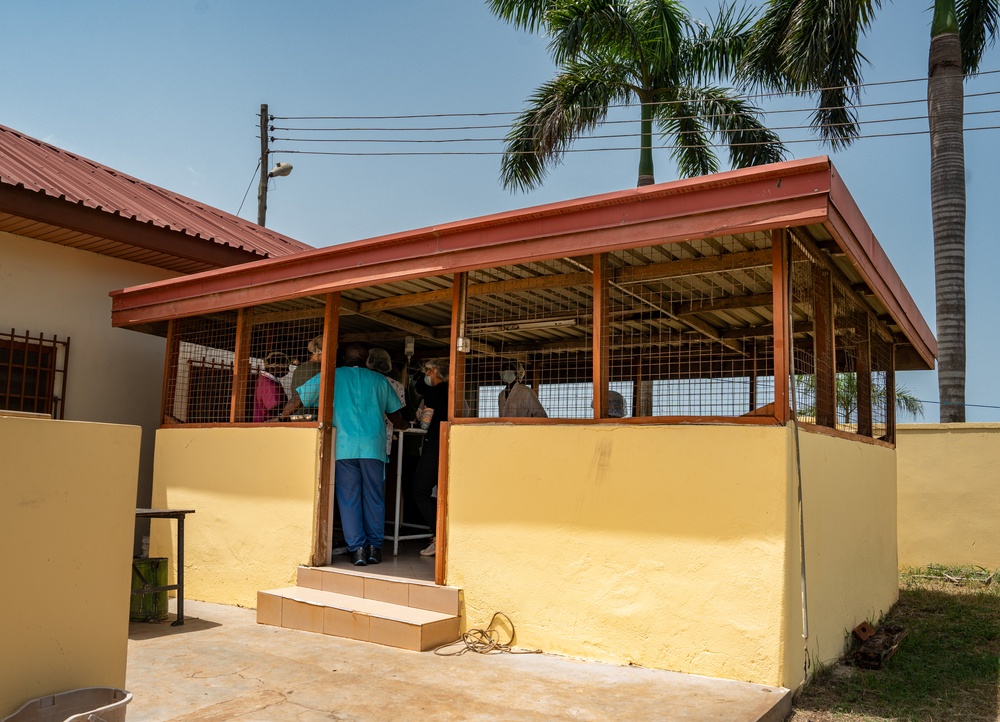 US, Ghana veterinarians provide animal healthcare at African Lion 2025