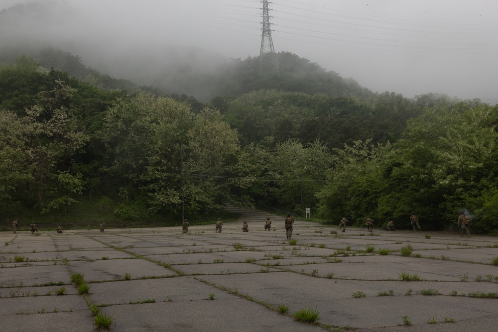 Activated Reserve Marines Conduct CBRN Response Training with U.S. Army during Korea Viper 25.4