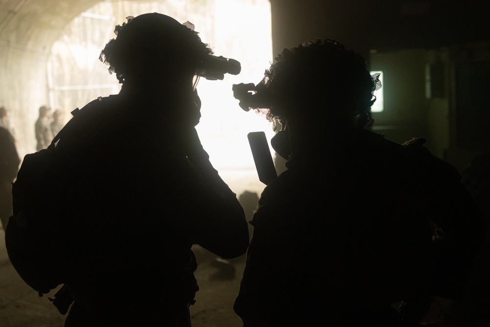 Activated Reserve Marines Conduct CBRN Response Training with U.S. Army during Korea Viper 25.4