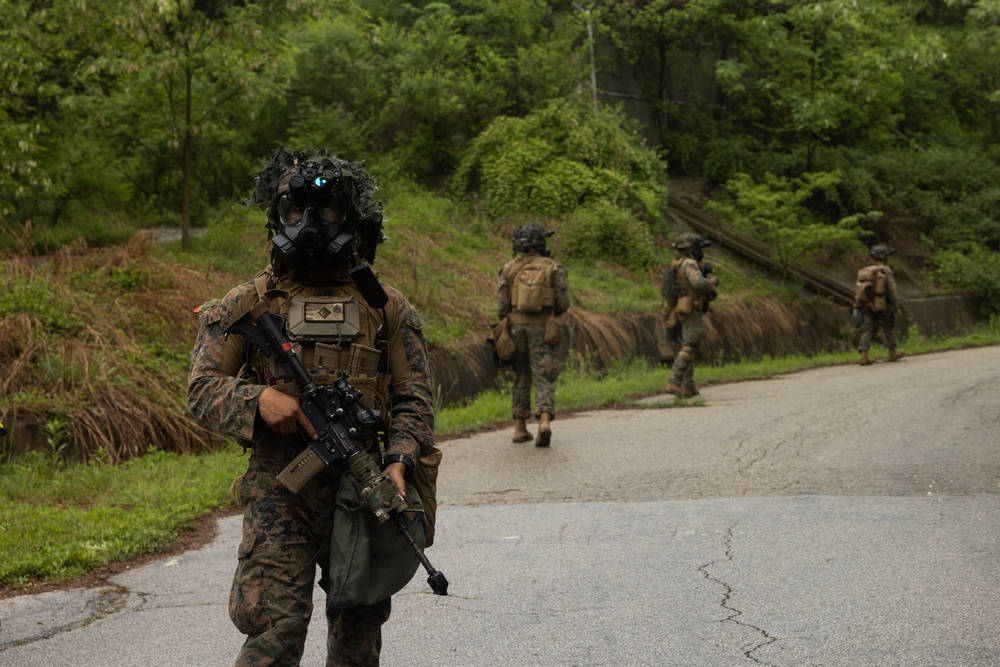 Activated Reserve Marines Conduct CBRN Response Training with U.S. Army during Korea Viper 25.4